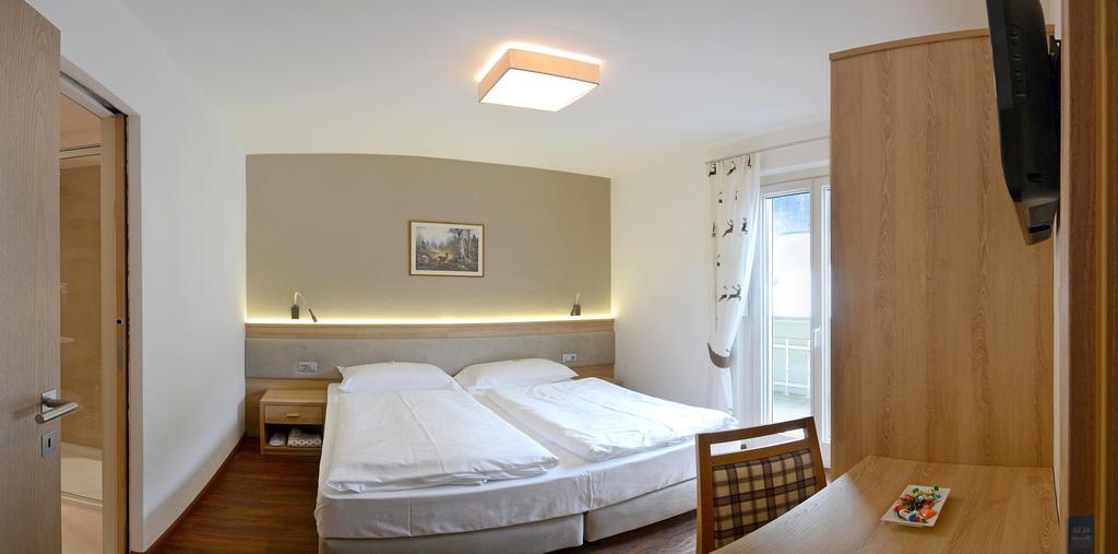 Residence Hotel Fever Ortisei Ruang foto